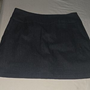 Attyre Women's Black Mini Skirt